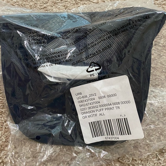 Urban Outfitters Dragon Puff Printed Trucker Hat NWT - Picture 7 of 8
